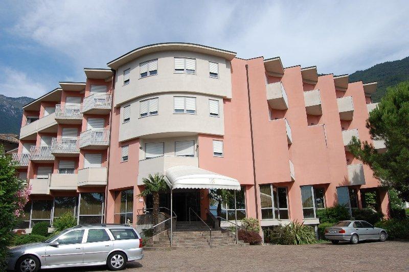 Economy Everest Hotel 3*